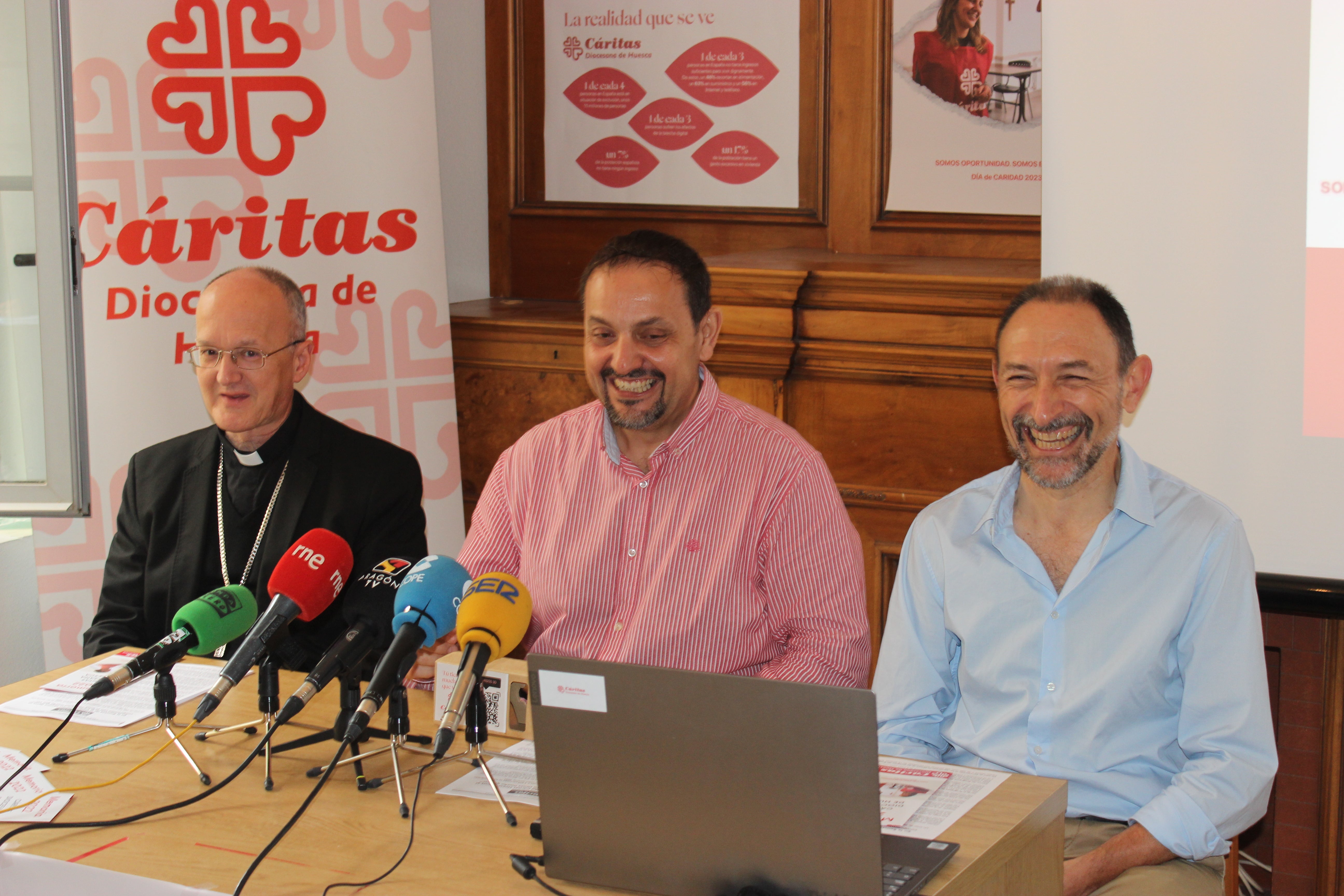 Mesa informativa, eucaristía y encuentro dentro de la Semana de la Caridad Mesa informativa, eucaristía y encuentro dentro de la Semana de la Caridad