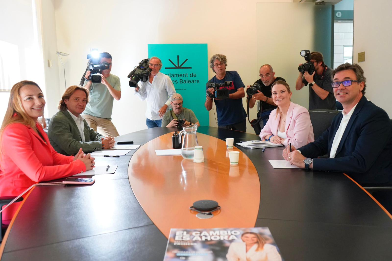 Vox presidirá el Parlament de Baleares tras un acuerdo con el PP Vox presidirá el Parlament de Baleares tras un acuerdo con el PP