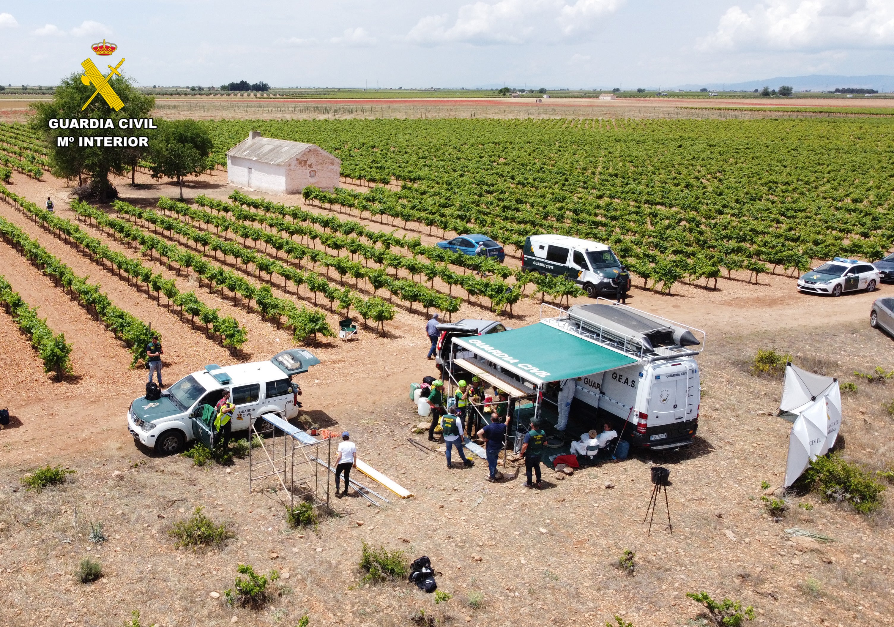 VÍDEO: Hallan restos óseos en un pozo en Manzanares donde buscan a Jesús González Borrajo VÍDEO: Hallan restos óseos en un pozo en Manzanares donde buscan a Jesús González Borrajo