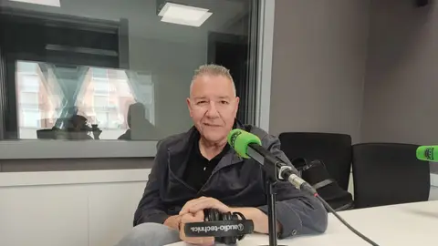 Carlos Goñi Revólver