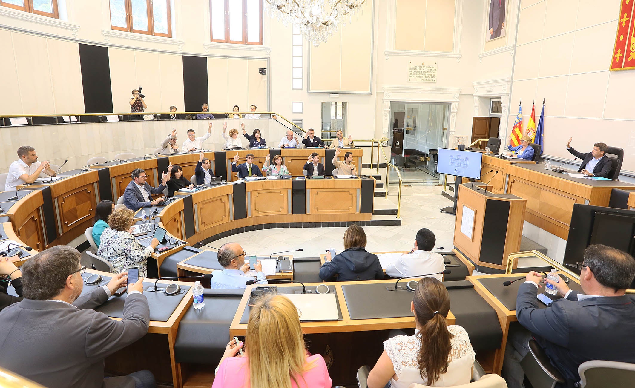 Diputación aprueba la compra de un edificio para una sede de la institución en Benidorm Diputación aprueba la compra de un edificio para una sede de la institución en Benidorm