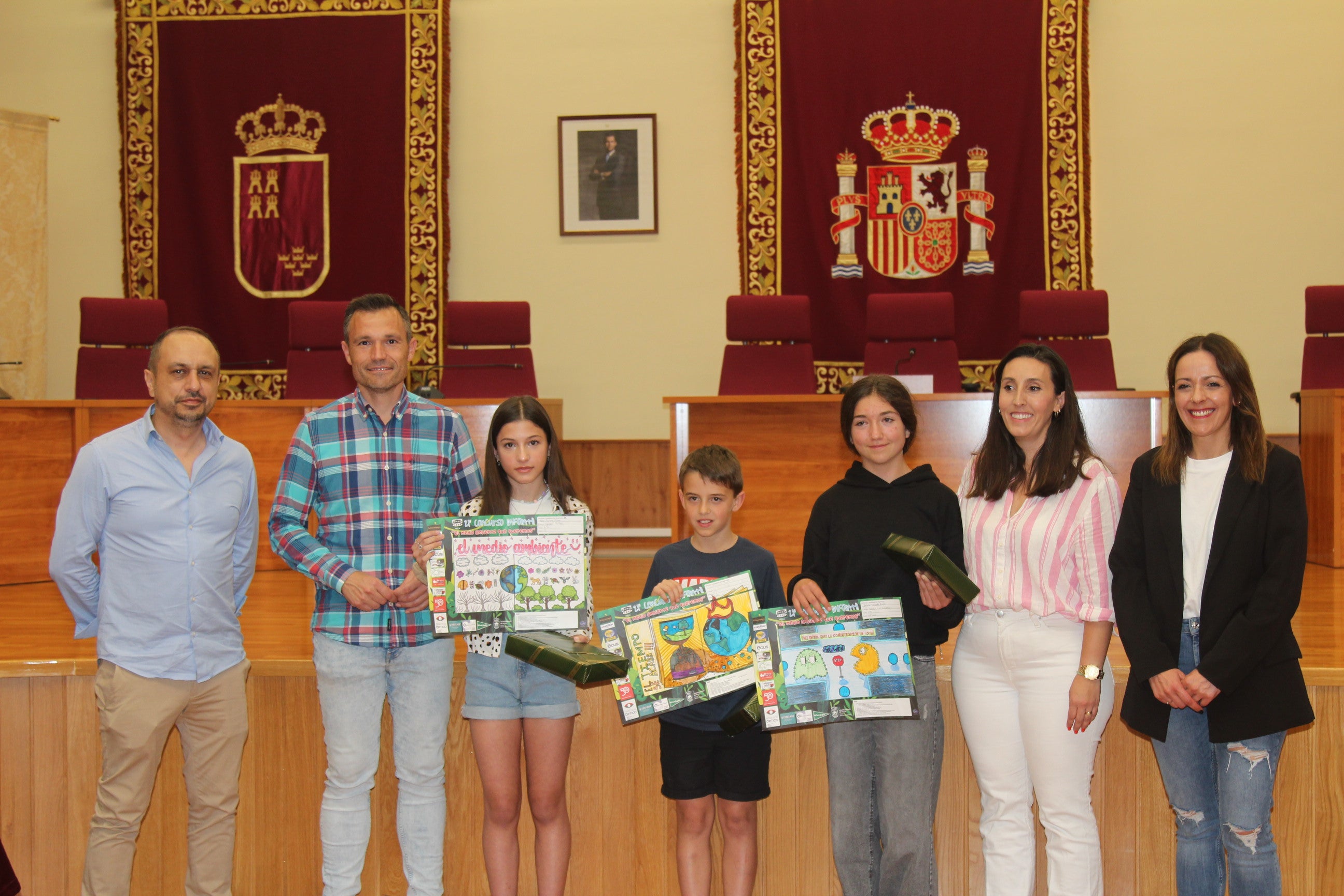 Onda Cero Yecla entrega los premios del 21 Concurso de Dibujo Infantil "El Medio Ambiente que Queremos" Onda Cero Yecla entrega los premios del 21 Concurso de Dibujo Infantil "El Medio Ambiente que Queremos"