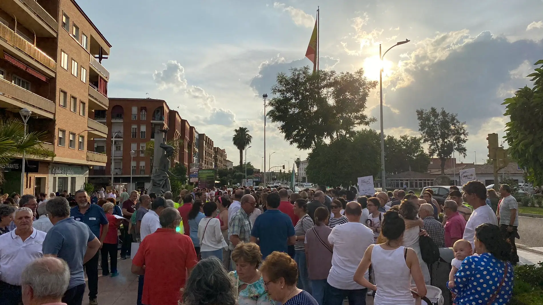 Unas 1.500 personas se manifestaban este miércoles en Don Benito en favor de la fusión con Villanueva