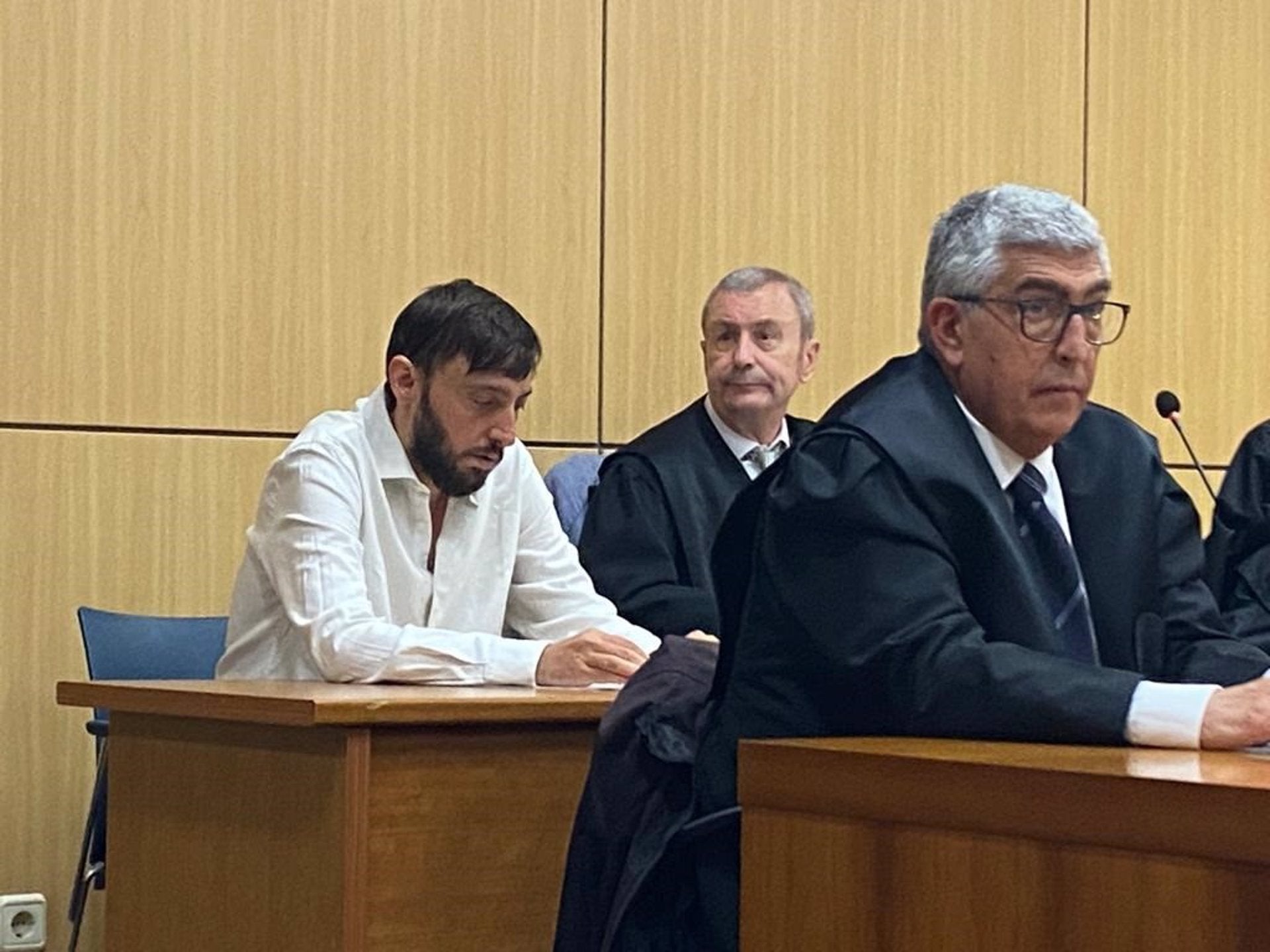 22 años y medio de cárcel para el abogado que asesinó a su novia en una vivienda de València 22 años y medio de cárcel para el abogado que asesinó a su novia en una vivienda de València