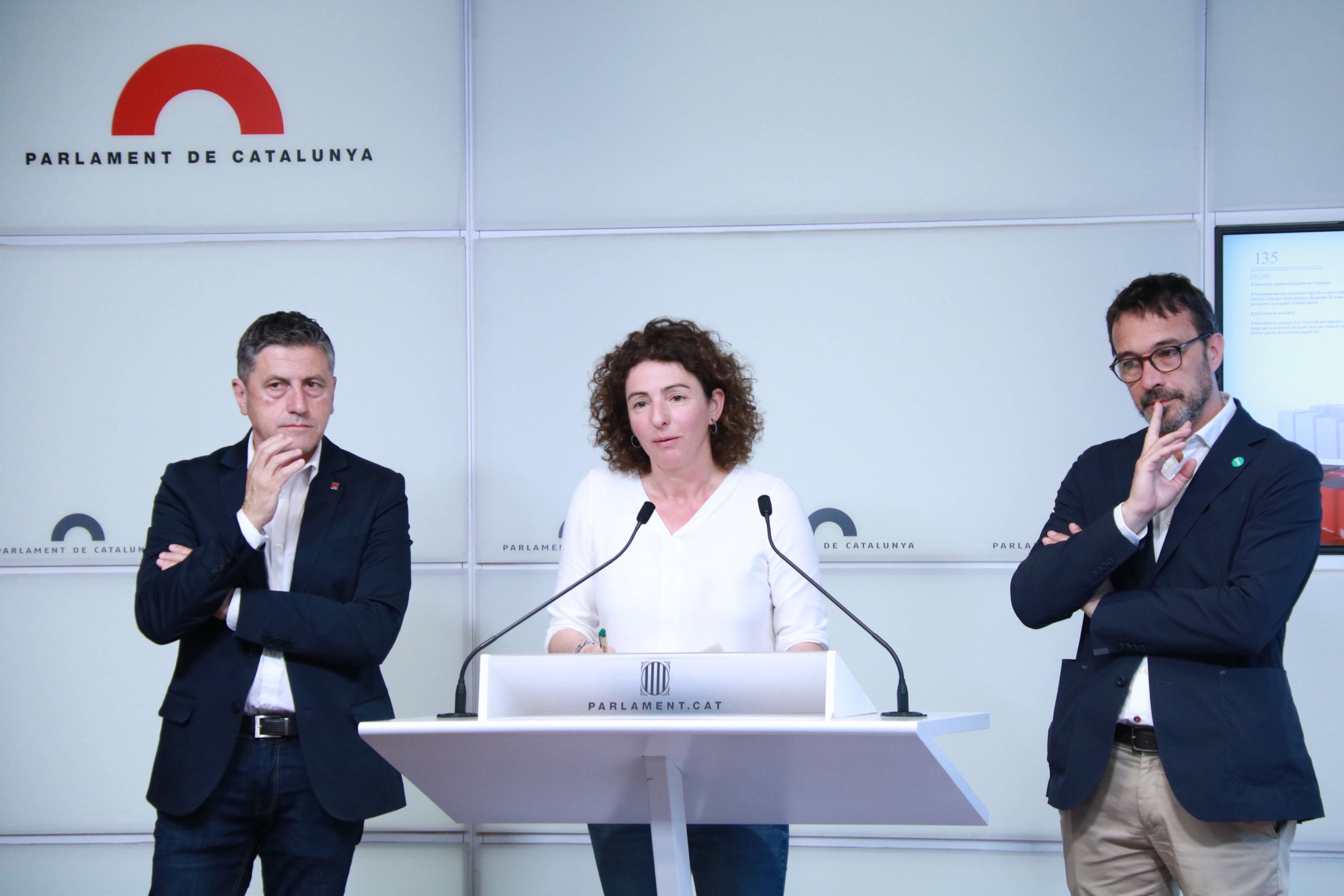 El Parlament denunciarà Rajoy i Santamaría per no comparèixer sobre Pegasus El Parlament denunciarà Rajoy i Santamaría per no comparèixer sobre Pegasus