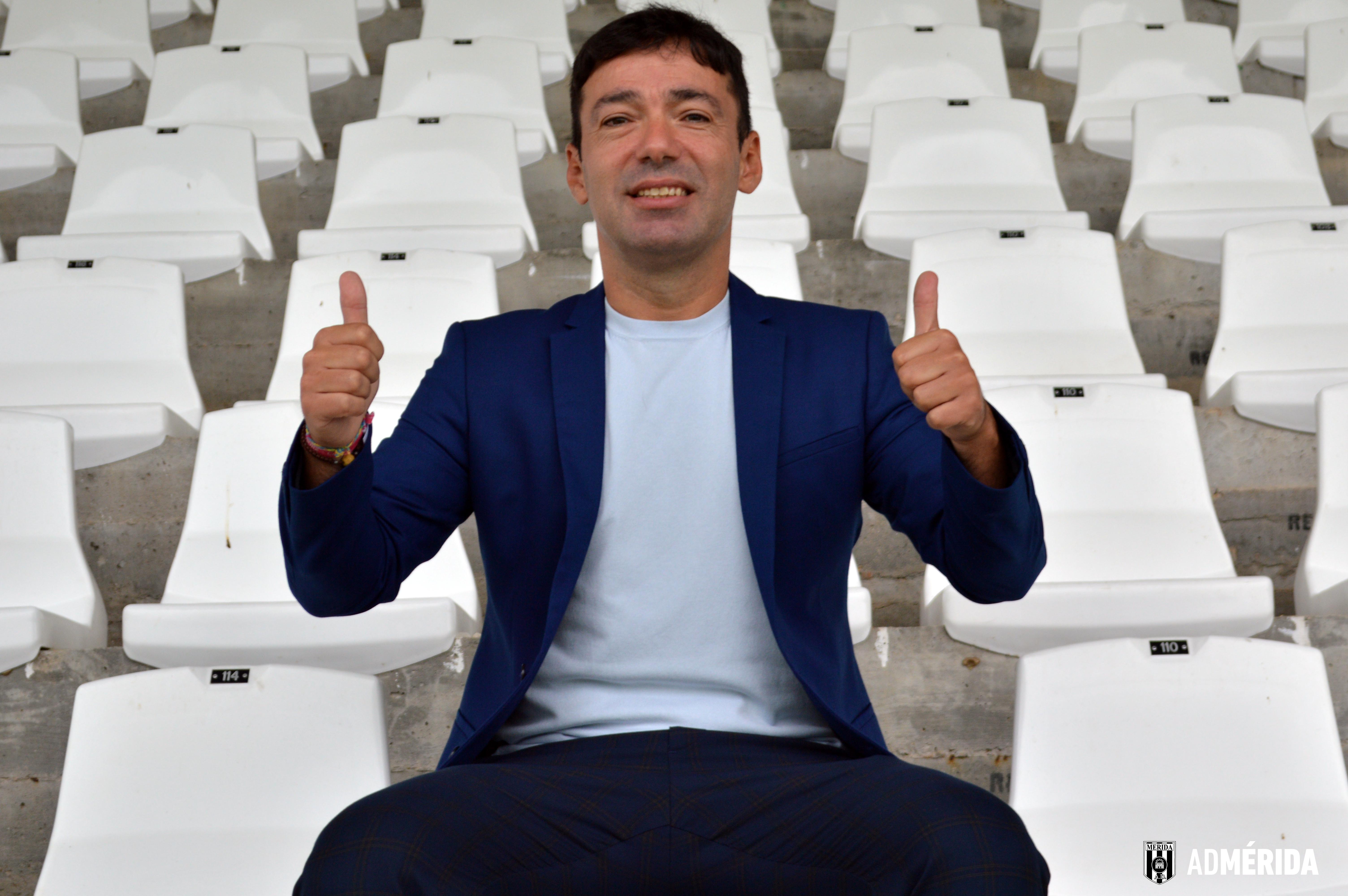 Entrevista a Rai, entrenador del AD Mérida Entrevista a Rai, entrenador del AD Mérida