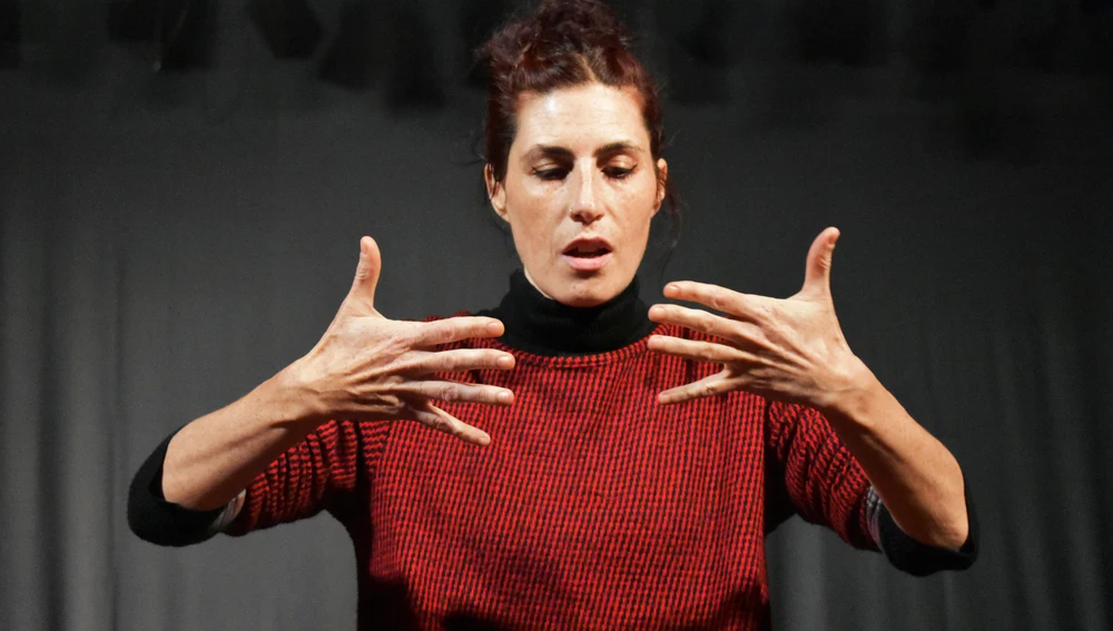 Miriam Garlo interpreta personajes oyentes y no oyentes en numerosas compañías
