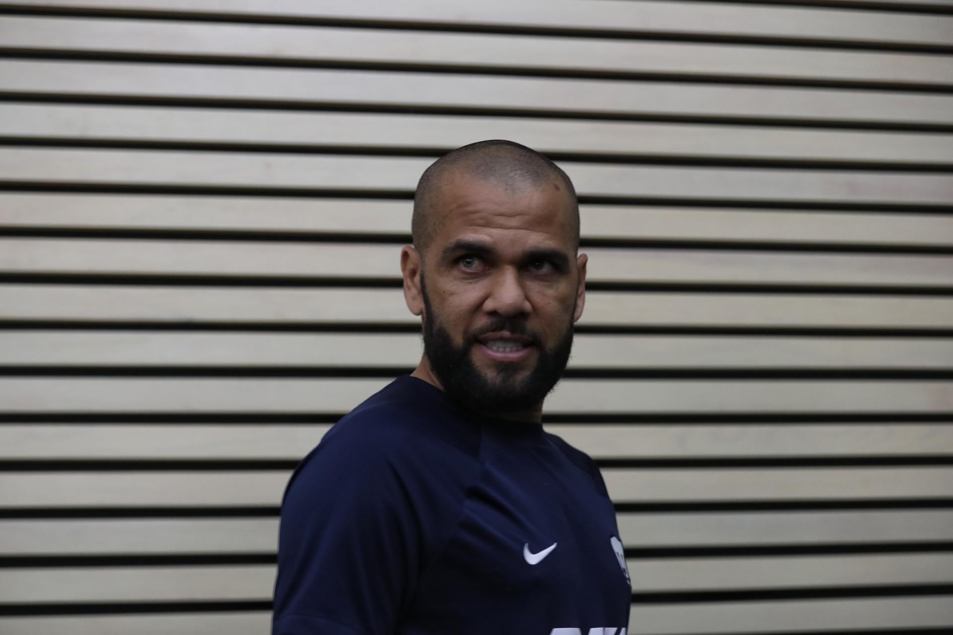 La Fiscalía estudia la difusión de imágenes de la víctima de Dani Alves que hizo la madre del futbolista La Fiscalía estudia la difusión de imágenes de la víctima de Dani Alves que hizo la madre del futbolista