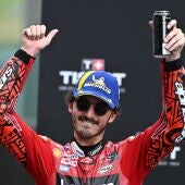 Los Márquez escoltan a Bagnaia en la pole de MotoGP