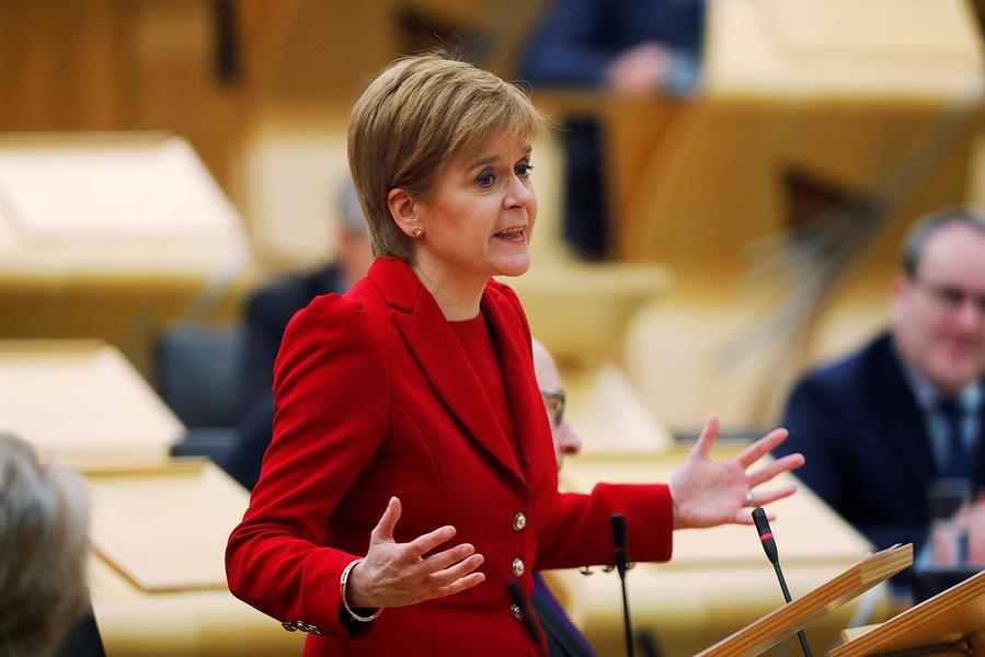 Arrestan a la ex primera ministra principal de Escocia Nicola Sturgeon por la financiación de su partido Arrestan a la ex primera ministra principal de Escocia Nicola Sturgeon por la financiación de su partido