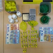 La Guardia Civil detiene a una persona que traficaba con cocaína en Almoradí La Guardia Civil detiene a una persona que traficaba con cocaína en Almoradí