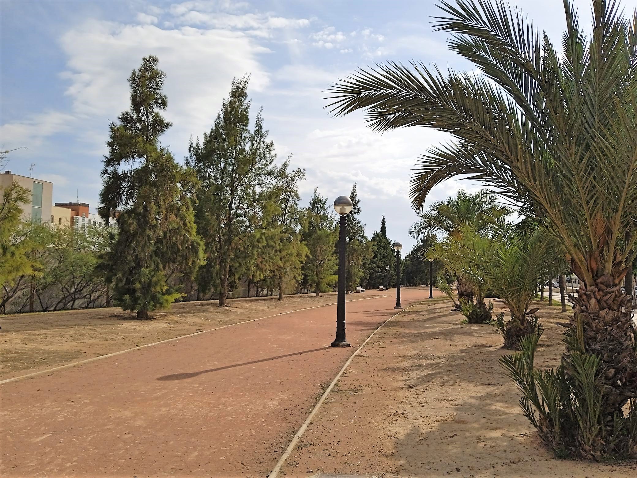 La semana comienza en Elche, Crevillent y Santa Pola con nubes y claros, posibilidad de lluvia este martes y vuelta a la estabilidad meteorológica a partir del miércoles La semana comienza en Elche, Crevillent y Santa Pola con nubes y claros, posibilidad de lluvia este martes y vuelta a la estabilidad meteorológica a partir del miércoles