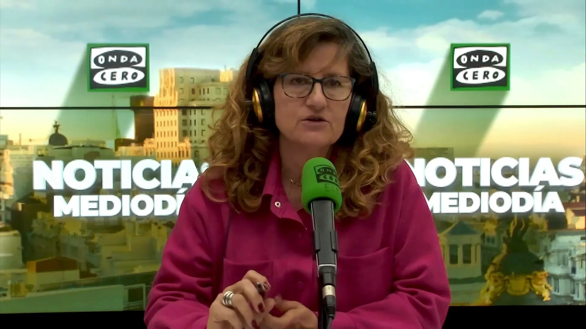 Elena Gijón: "Cuitas pendientes que salen ahora mientras en el PP comen pipas con las encuestas a favor" Elena Gijón: "Cuitas pendientes que salen ahora mientras en el PP comen pipas con las encuestas a favor"