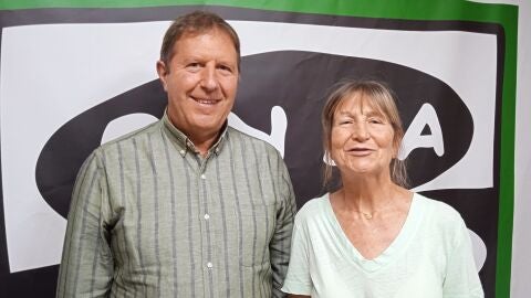 Dar&iacute;o Maya, vicepresidente de la AECC, con &Aacute;ngeles Polo