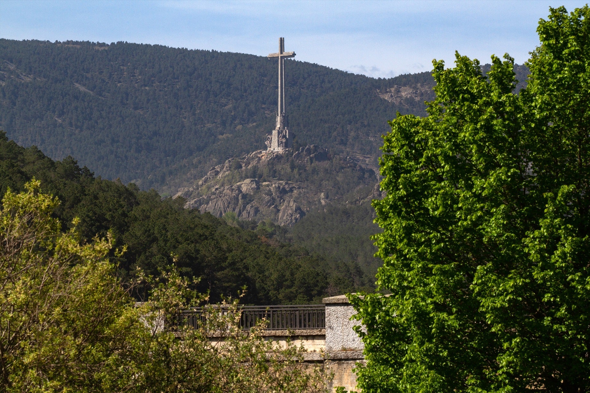 El Gobierno inicia los trabajos para la exhumación de las víctimas en Cuelgamuros El Gobierno inicia los trabajos para la exhumación de las víctimas en Cuelgamuros