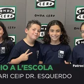 La ràdio a l'escola. La ràdio a l'escola.