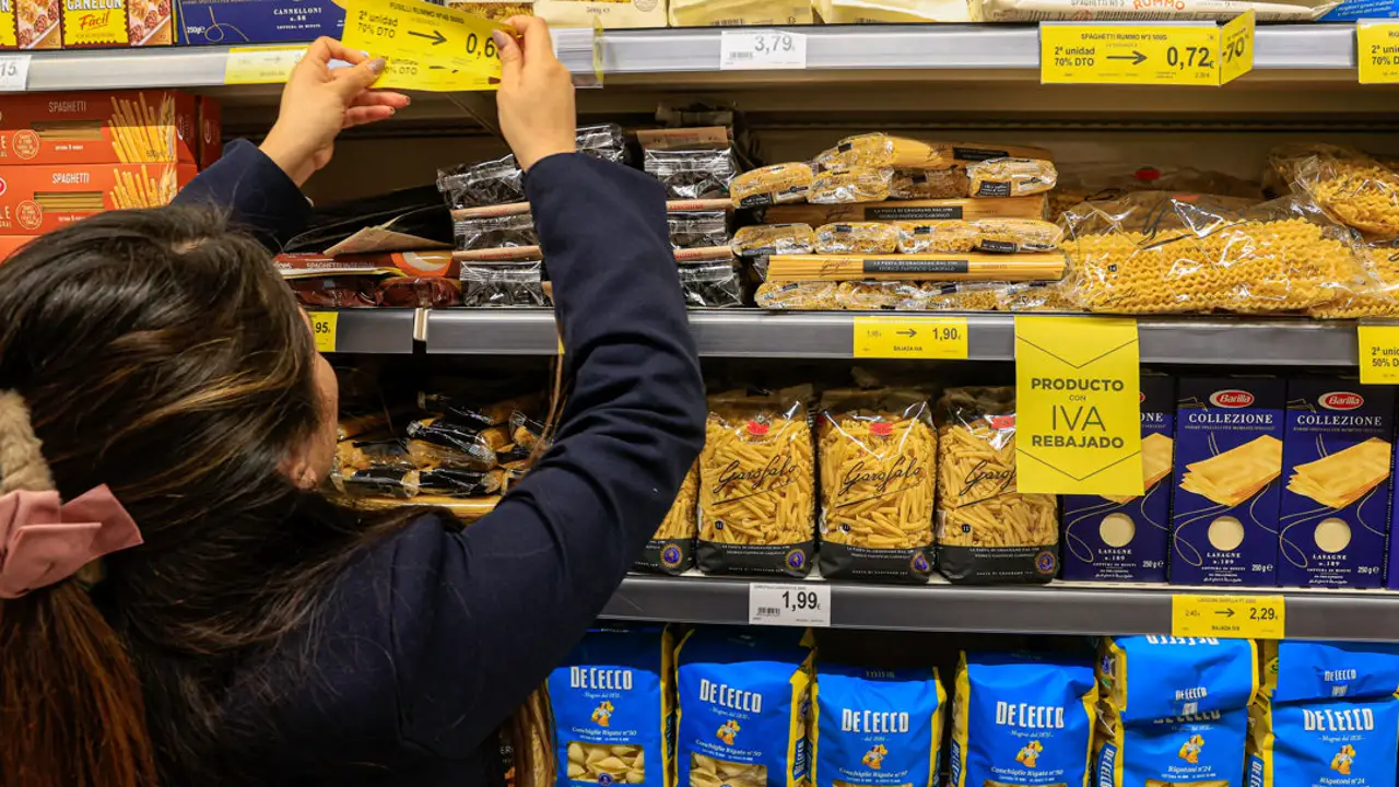 La inflación cae en mayo al 3,2% por la moderación de alimentos y carburantes La inflación cae en mayo al 3,2% por la moderación de alimentos y carburantes