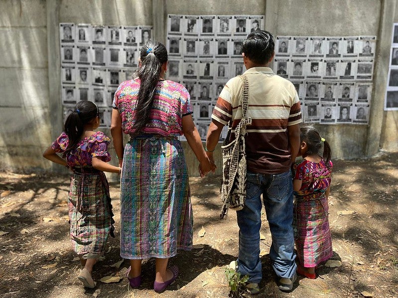 Contraparte - Voces de la memoria en Guatemala Contraparte - Voces de la memoria en Guatemala