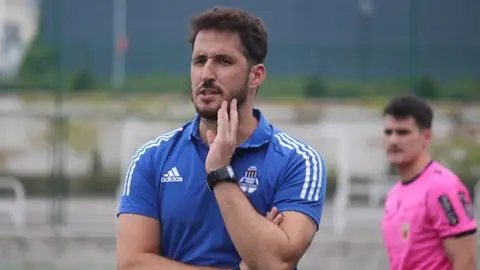 Julen Etxebeste, entrenador del Bidezarra Julen Etxebeste, entrenador del Bidezarra