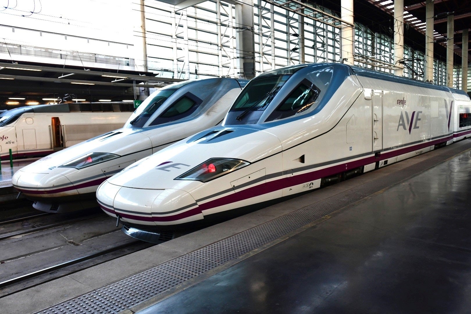 El AVE de Renfe llega a Francia con rutas desde Madrid y Barcelona El AVE de Renfe llega a Francia con rutas desde Madrid y Barcelona