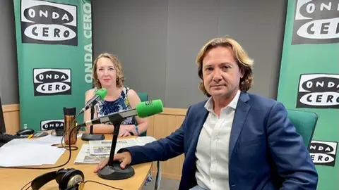 El candidato de Vox en Baleares, Jorge Campos, es entrevistado por Elka Dimitrova justo antes de la primera reunión formal entre su partido y PP balear para formar gobierno El líder de Vox en Baleares Jorge Campos en Onda Cero Mallorca