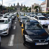 Los taxistas amenazan con huelgas "masivas" si no hay acuerdo para limitar los vehículos VTC Los taxistas amenazan con huelgas "masivas" si no hay acuerdo para limitar los vehículos VTC