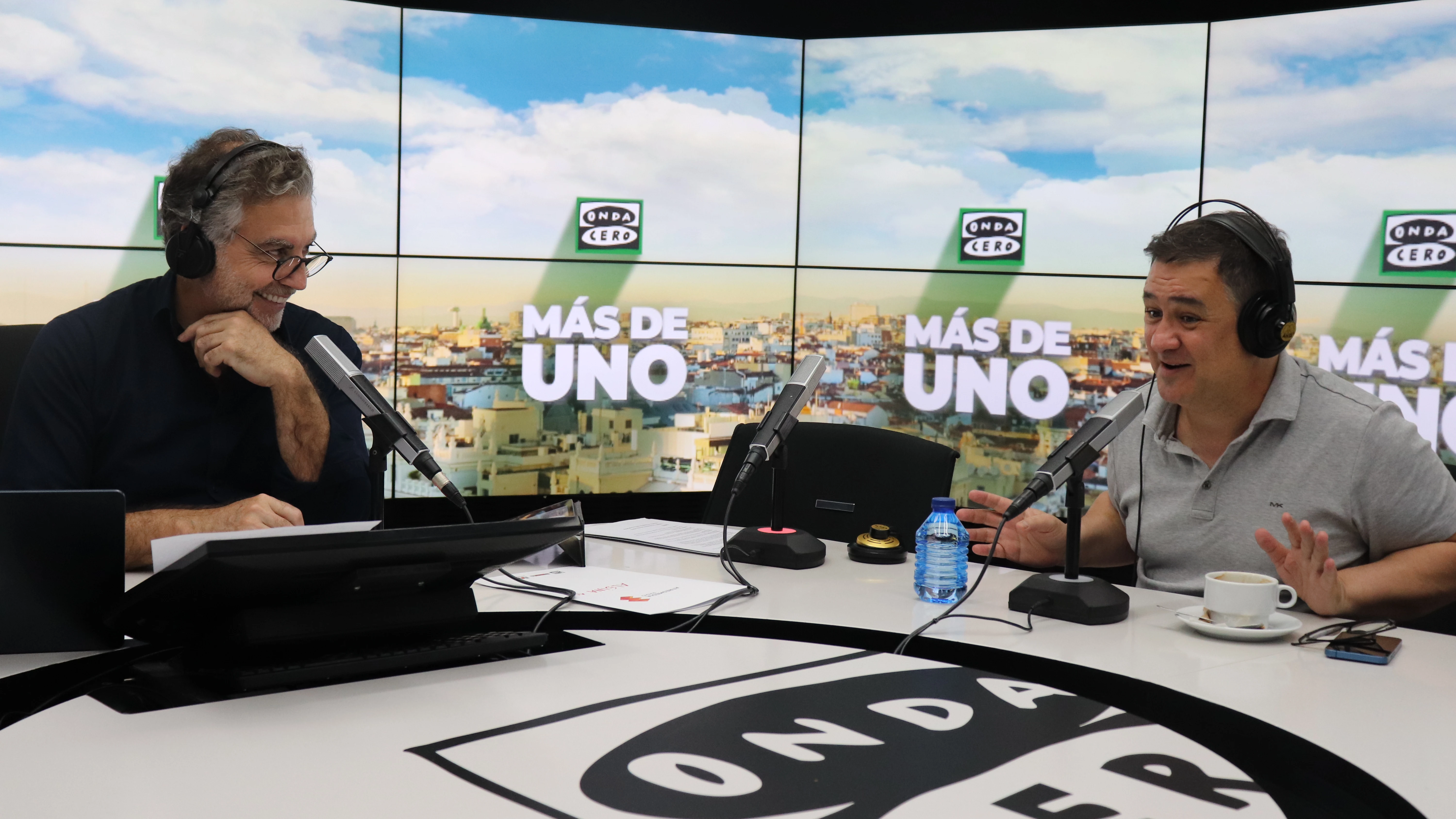 Secun de la Rosa con Carlos Alsina en 'Más de uno' Secun de la Rosa con Carlos Alsina en 'Más de uno'