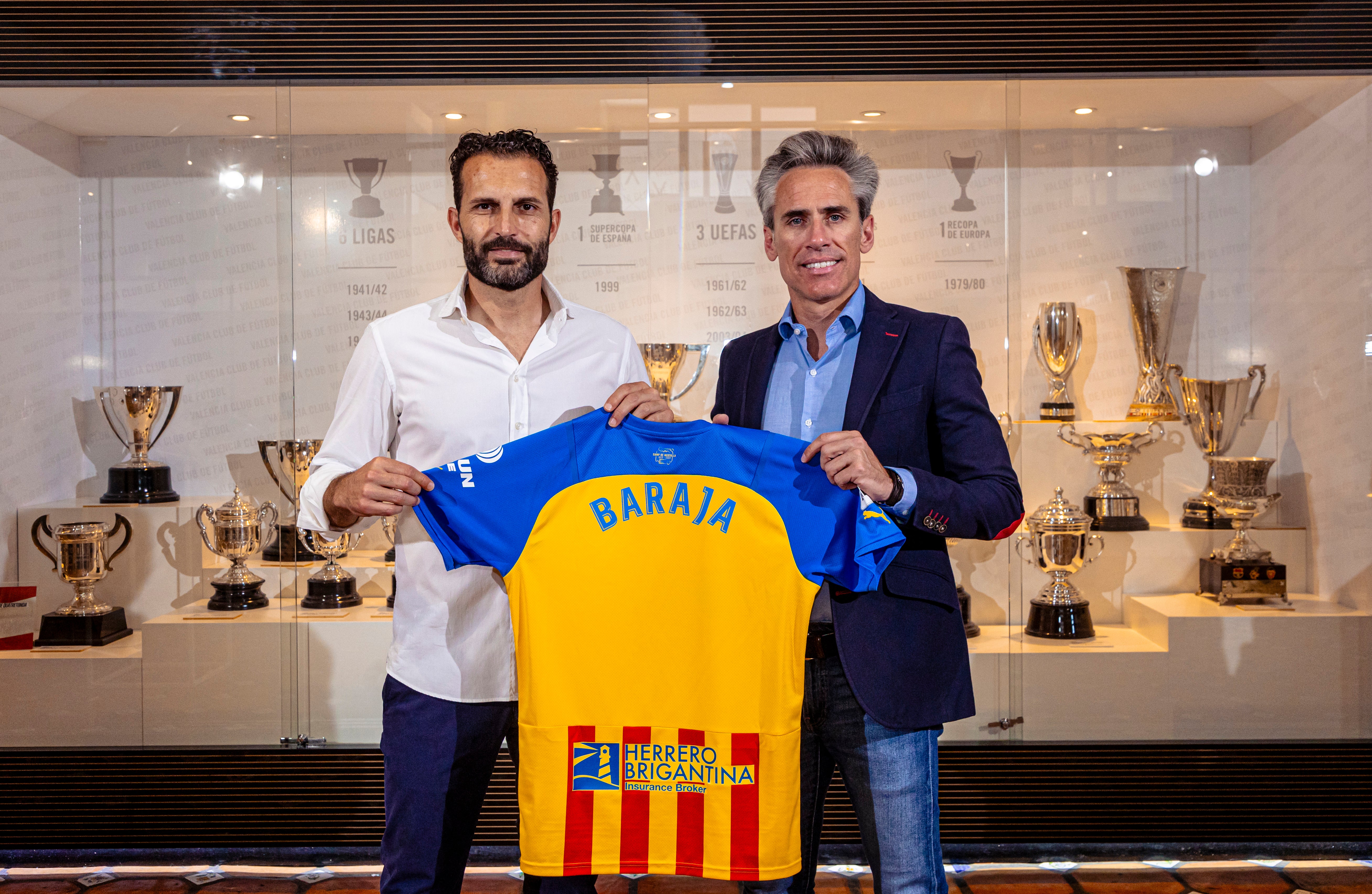 El Valencia hace oficial la renovación de Baraja hasta 2025 El Valencia hace oficial la renovación de Baraja hasta 2025