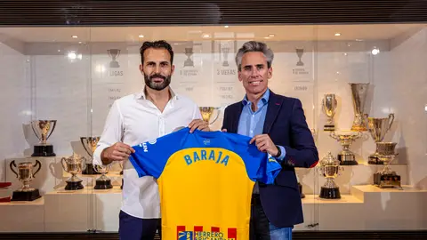 El Valencia hace oficial la renovación de Baraja hasta 2025 El Valencia hace oficial la renovación de Baraja hasta 2025