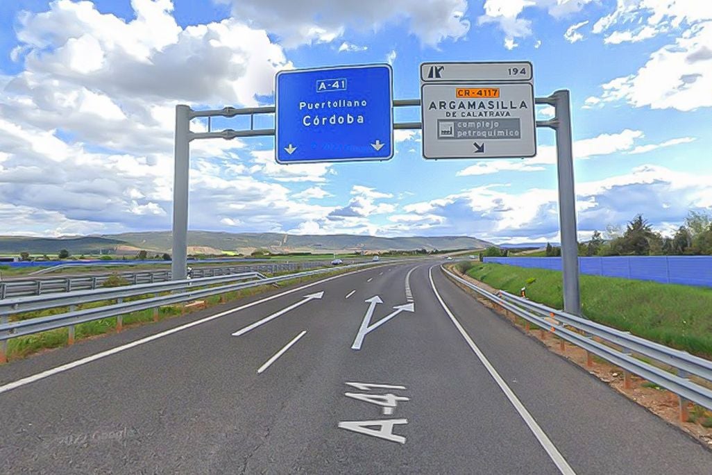 Fallece el conductor de una grúa tras ser atropellado por un camión en Ciudad Real Fallece el conductor de una grúa tras ser atropellado por un camión en Ciudad Real