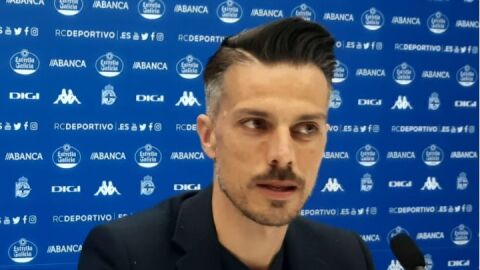Ha dejado de ser entrenador del Deportivo. 