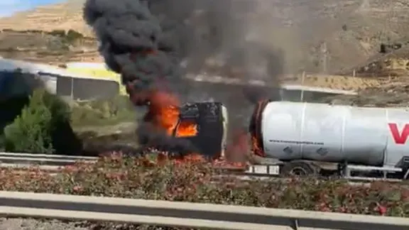 Arde un cami&oacute;n en la A-7