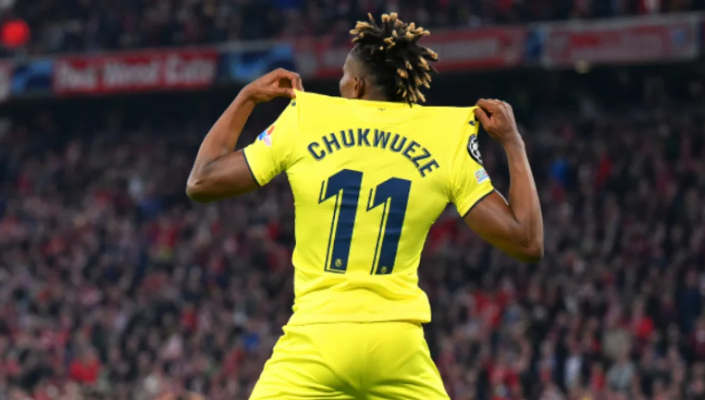 Chukwueze celebra un gol con el Villarreal