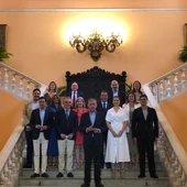 Posado grupal del nuevo equipo de gobierno en el ayuntamiento de Sevilla Posado grupal del nuevo equipo de gobierno en el ayuntamiento de Sevilla