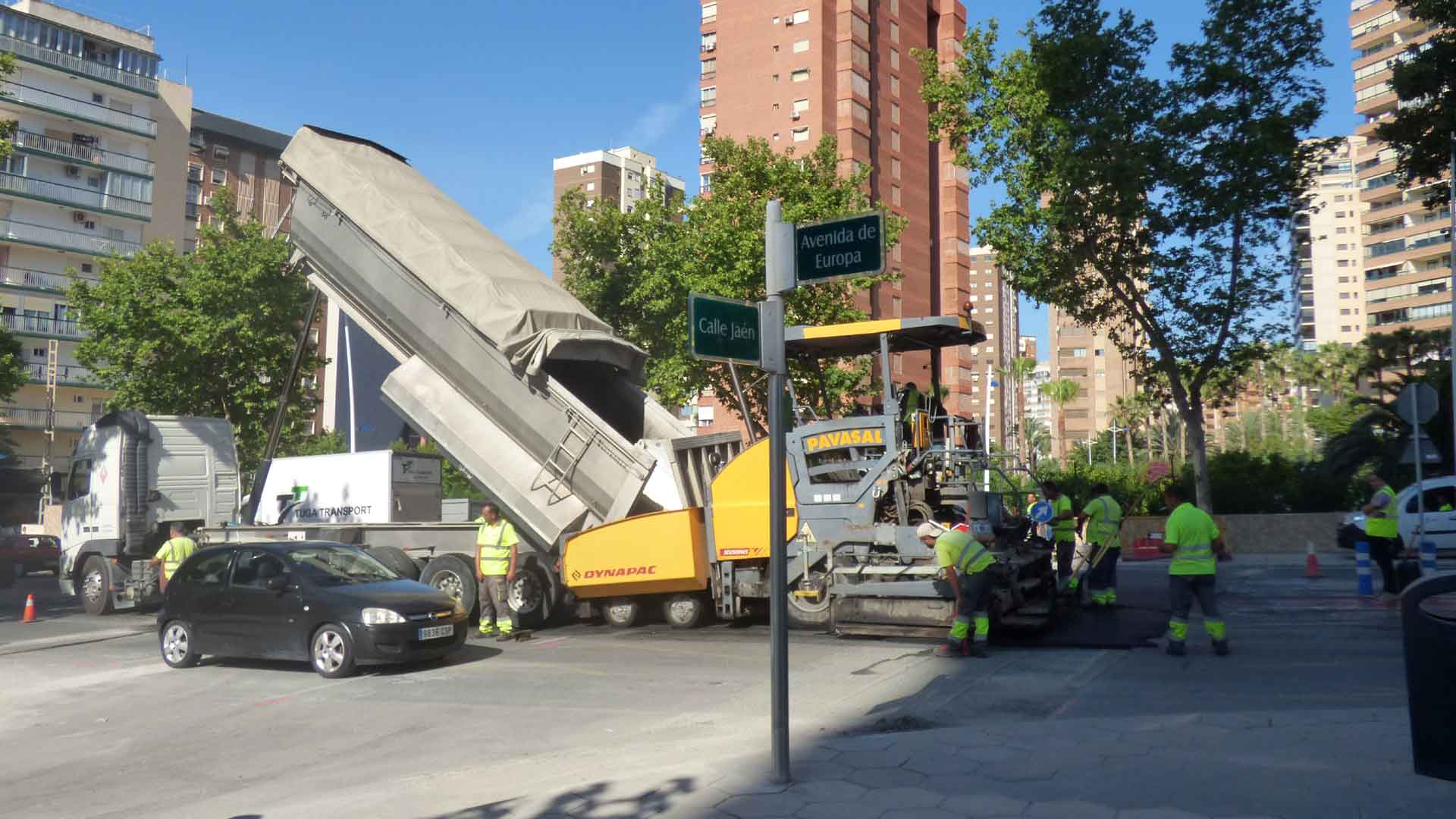 Nuevo cruce semafórico de acceso al Centro Cultural de Benidorm Nuevo cruce semafórico de acceso al Centro Cultural de Benidorm