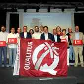 Acto de entrega de las Banderas QUALITUR, celebrado en el Casal Jove de El Puerto Acto de entrega de las Banderas QUALITUR, celebrado en el Casal Jove de El Puerto