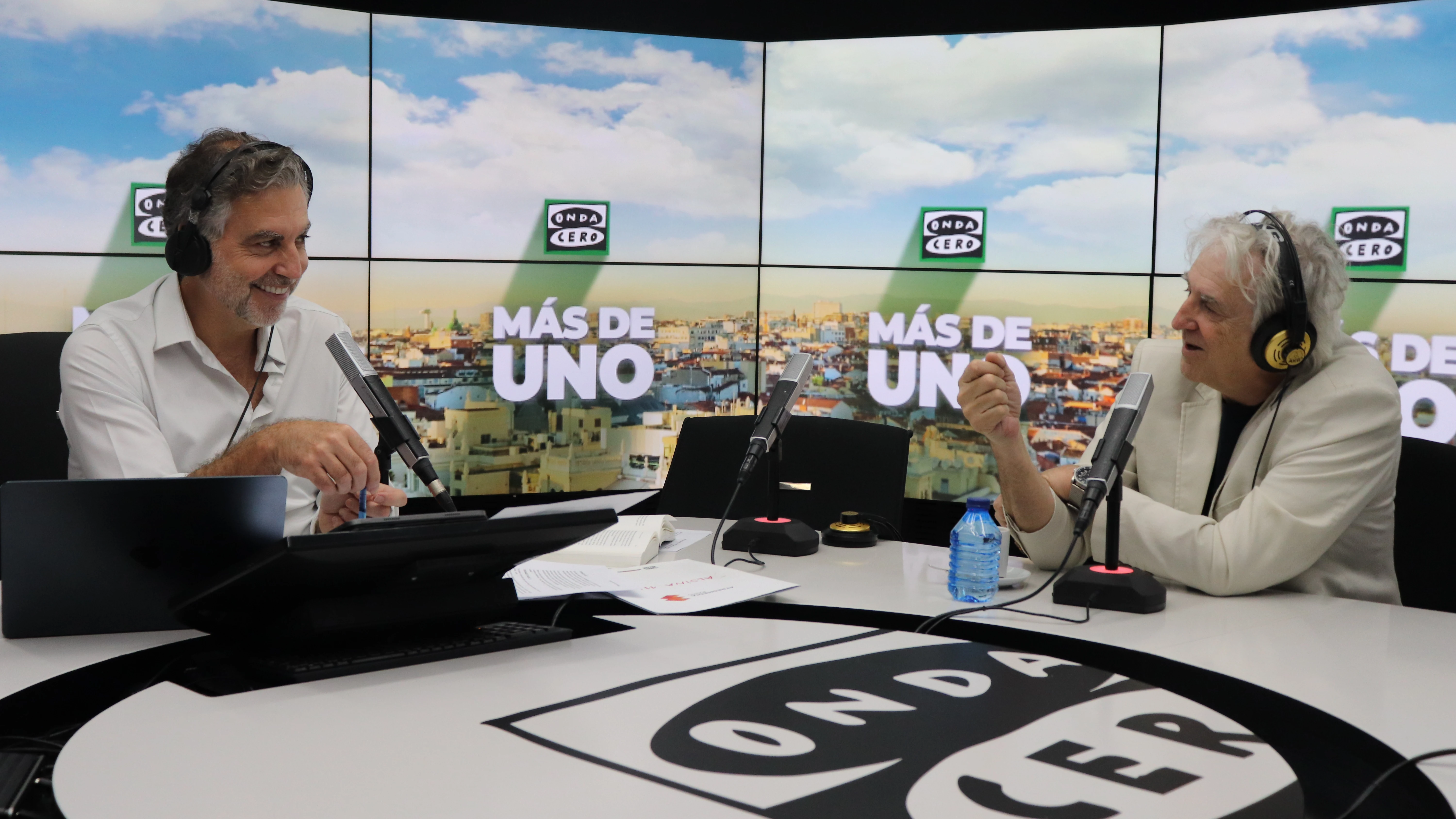Juan Luis Arsuaga con Carlos Alsina en 'Más de uno' Juan Luis Arsuaga con Carlos Alsina en 'Más de uno'