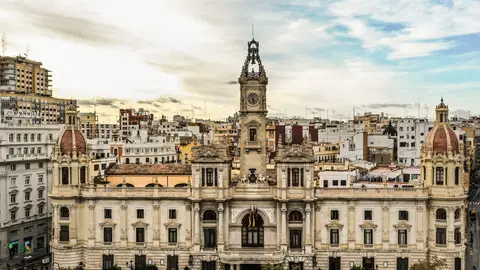 Fachada del Ayuntamiento de València investidura