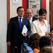 José Manuel Albares, Isabel Rodríguez y Miquel Iceta en una foto de archivo