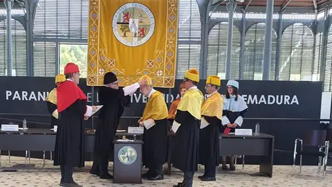 La Universidad de Extremadura inviste a Doctor Honoris Causa a Diego Gracia Guillén, impulsor de la Bioética en España La Universidad de Extremadura inviste a Doctor Honoris Causa a Diego Gracia Guillén, impulsor de la Bioética en España