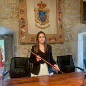 La alcaldesa de San Vicente de la Barquera, Charo Urquiza, tras tomar posesión del cargo
