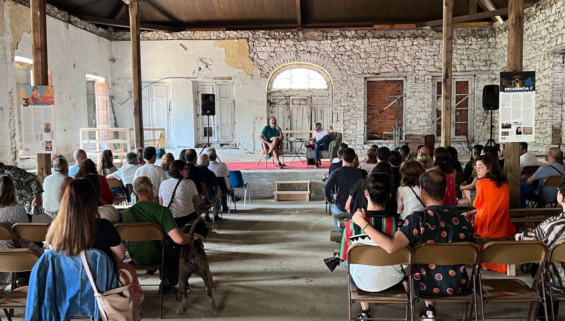 Paco Tomás presentó su novela "Coto privado de infancia" en La Benéfica este domingo Paco Tomás presentó su novela "Coto privado de infancia" en La Benéfica este domingo