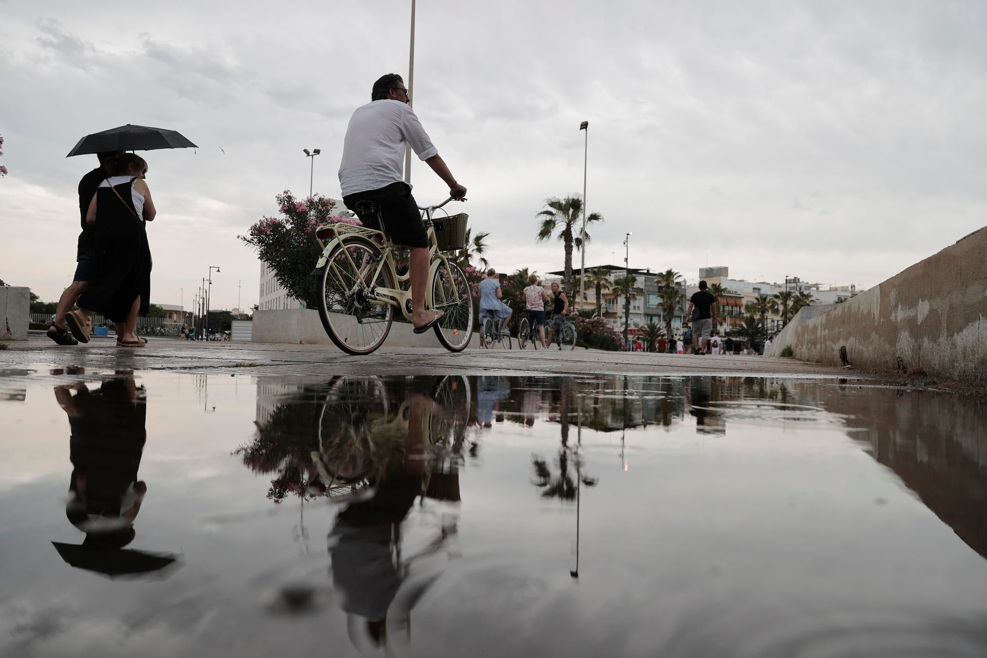 El calor y las fuertes lluvias continúan este lunes: nueve provincias estarán en riesgo El calor y las fuertes lluvias continúan este lunes: nueve provincias estarán en riesgo