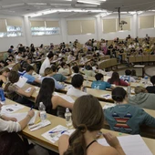Alumnos examinándose de la EvAU Alumnos examinándose de la EvAU