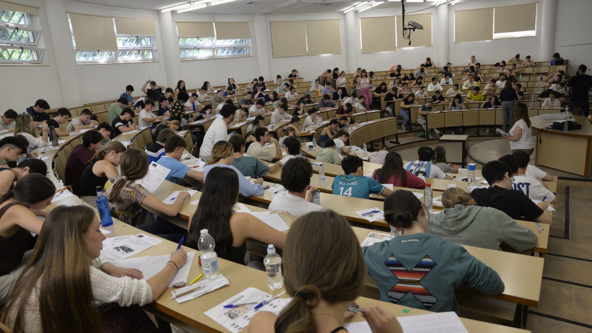 La Complutense Abre Sus Puertas A Más De 10.000 Estudiantes De ...