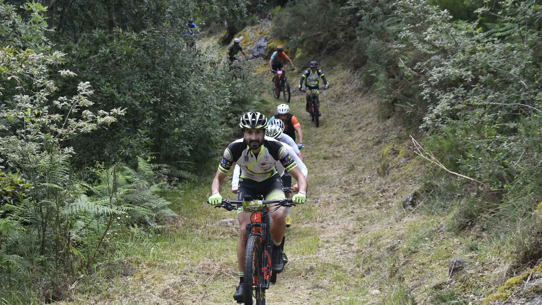 200 participantes disputaron a terceira edición da “Xurés Bike Tour”