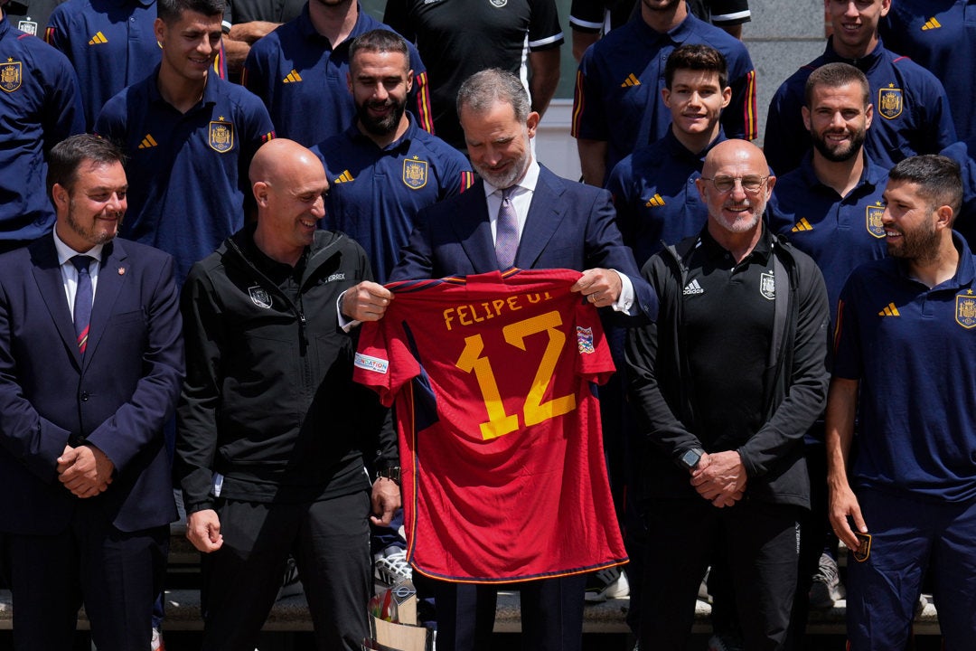 El rey recibe a la selección tras ganar la Liga de Naciones El rey recibe a la selección tras ganar la Liga de Naciones