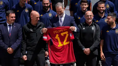 El rey recibe a la selección tras ganar la Liga de Naciones El rey recibe a la selección tras ganar la Liga de Naciones