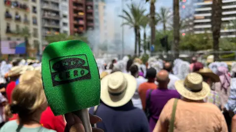 Una mascletá en la Plaza de Los Luceros martes hogueras alicante 23