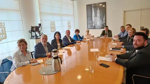Alcalde de Logroño presenta nuevo equipo Alcalde Conrado Escobar